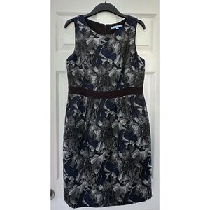 Sleeveless dress